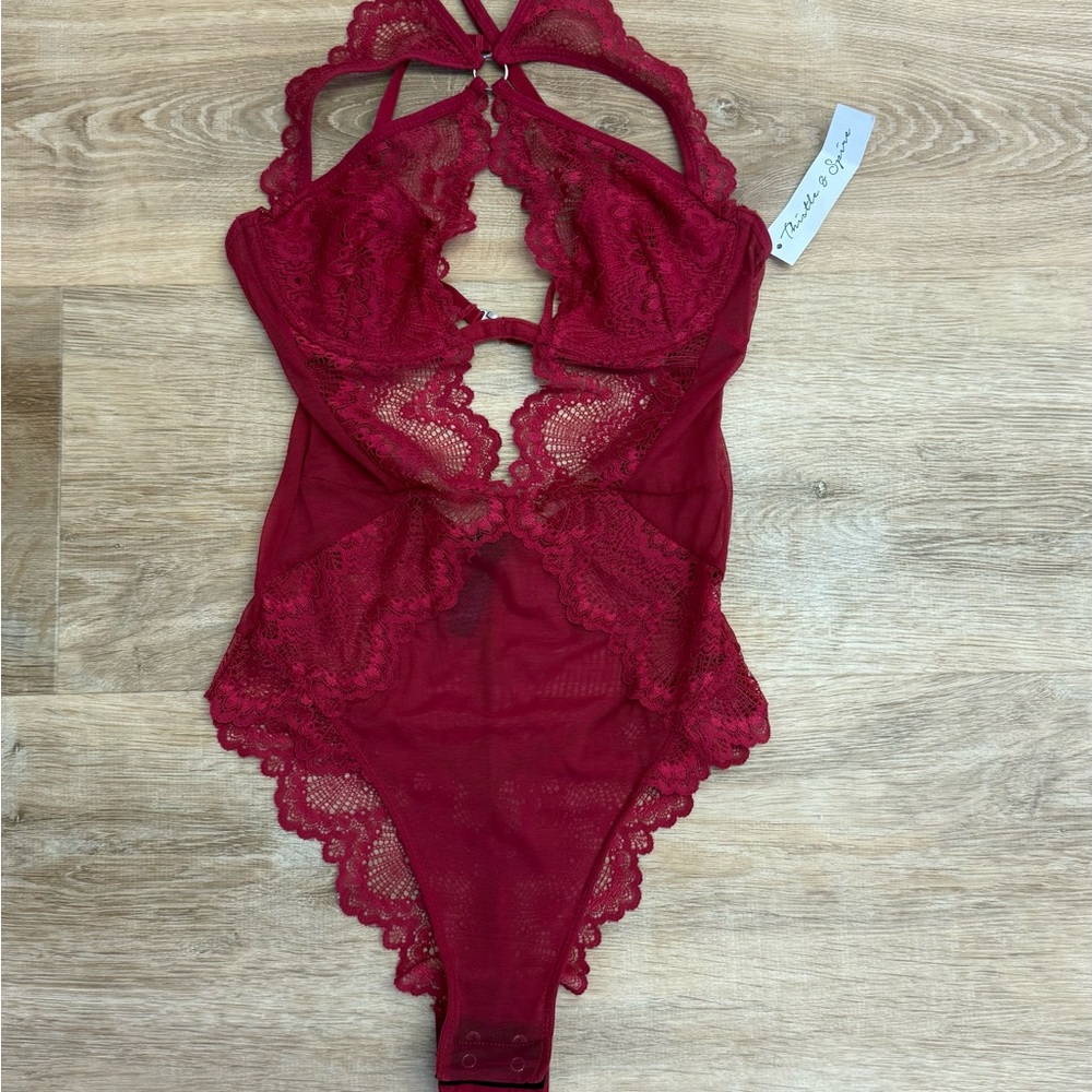 Thistle and Spire Scarlet Lace Bodysuit - Picture 2 of 5